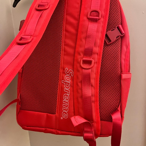 Supreme Backpack - Picture 2 of 5